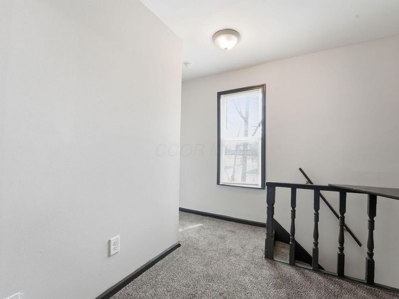 323 W Park Avenue, Columbus, OH 43223 Photo 28