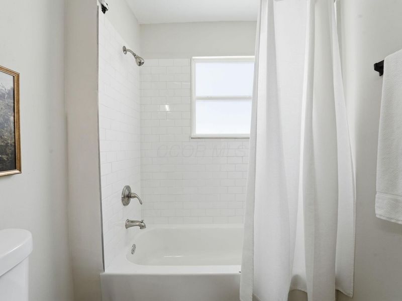 323 W Park Avenue, Columbus, OH 43223 Photo 34