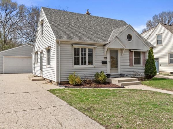 3211 S 72nd STREET, Milwaukee, WI 53219