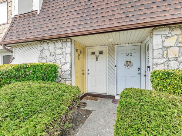 129 Pointe Circle N, Unit 129, Coram, NY 11727