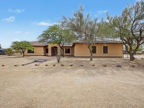 39949 N CENTRAL Avenue, Phoenix, AZ 85086