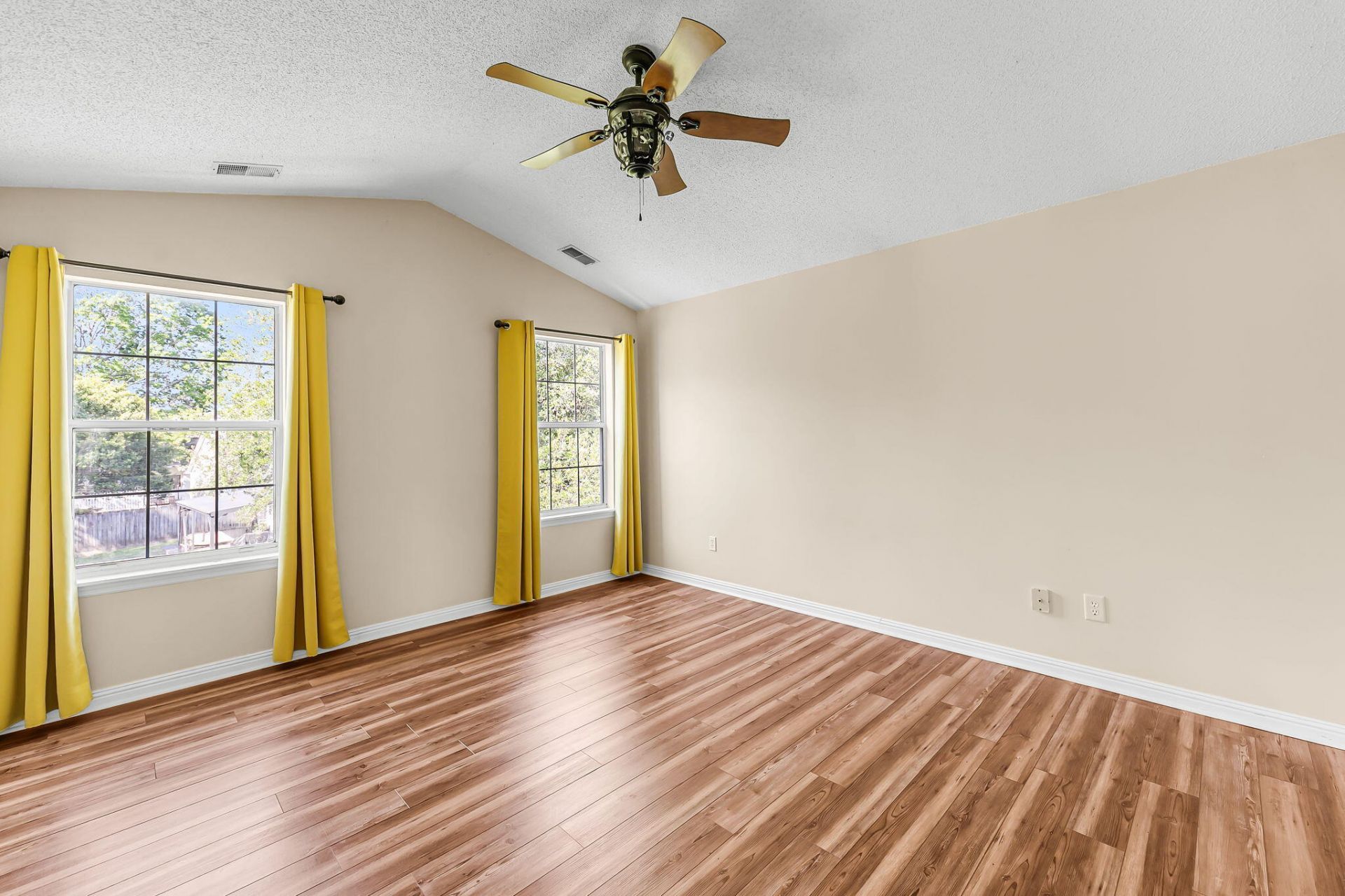 152 Droos Way Photo 17