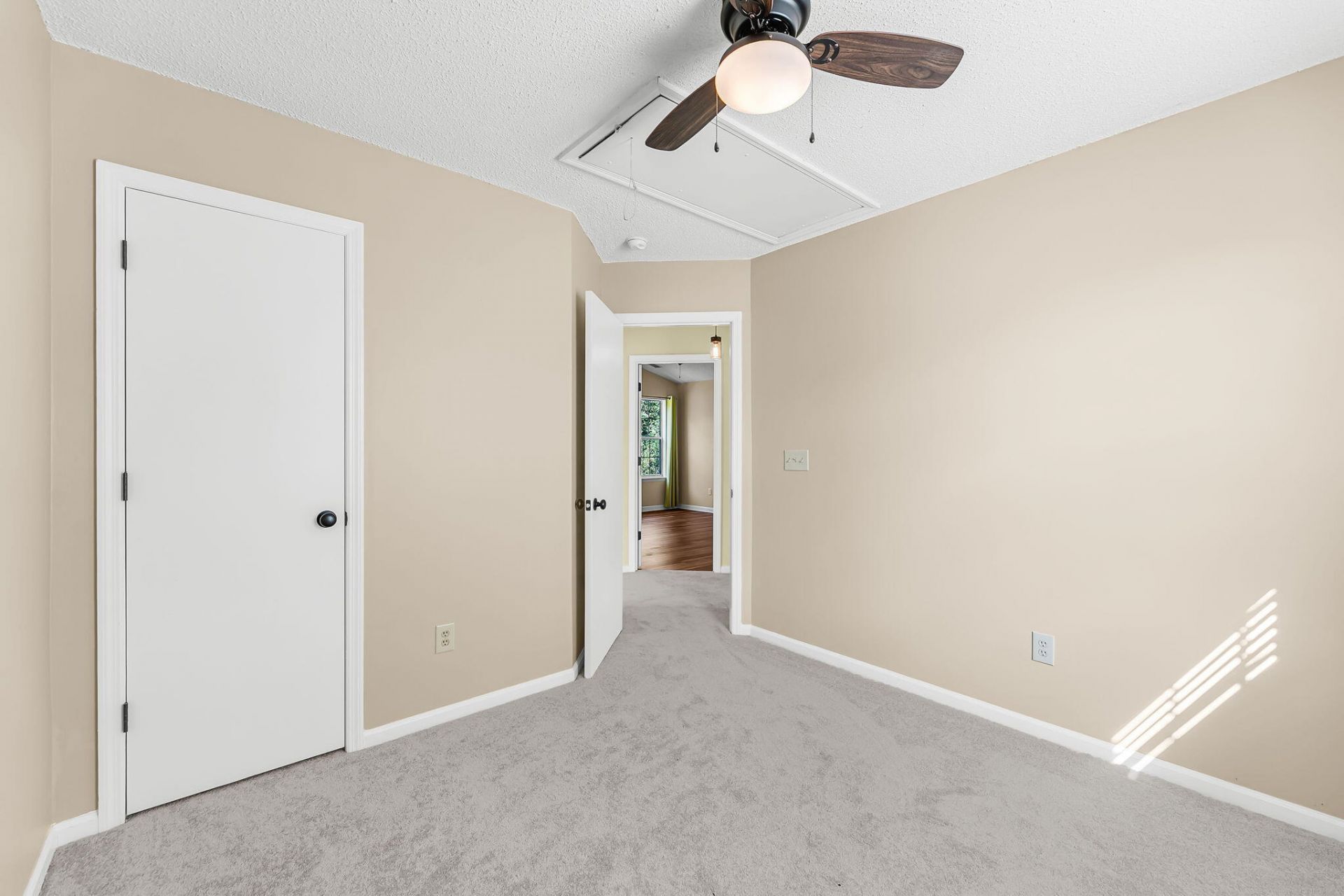 152 Droos Way Photo 24