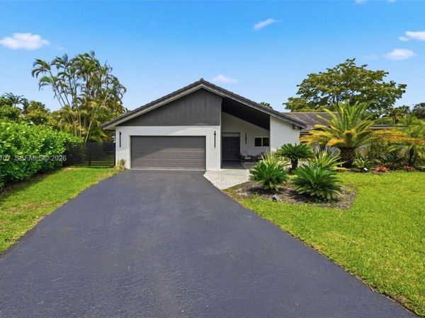 395 NW 89th Ln , Coral Springs, FL 33071