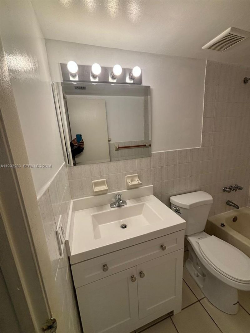2046 W Flagler St, Unit 205, Miami, FL 33135 Photo