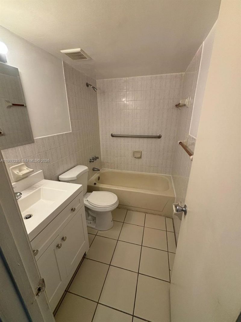 2046 W Flagler St, Unit 205, Miami, FL 33135 Photo