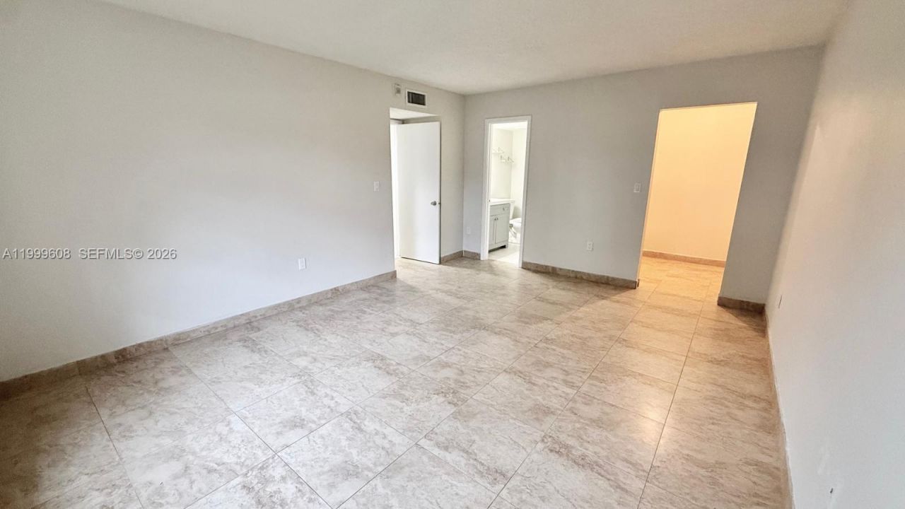 17650 NW 68th Ave, Unit A2001, Hialeah, FL 33015 Photo