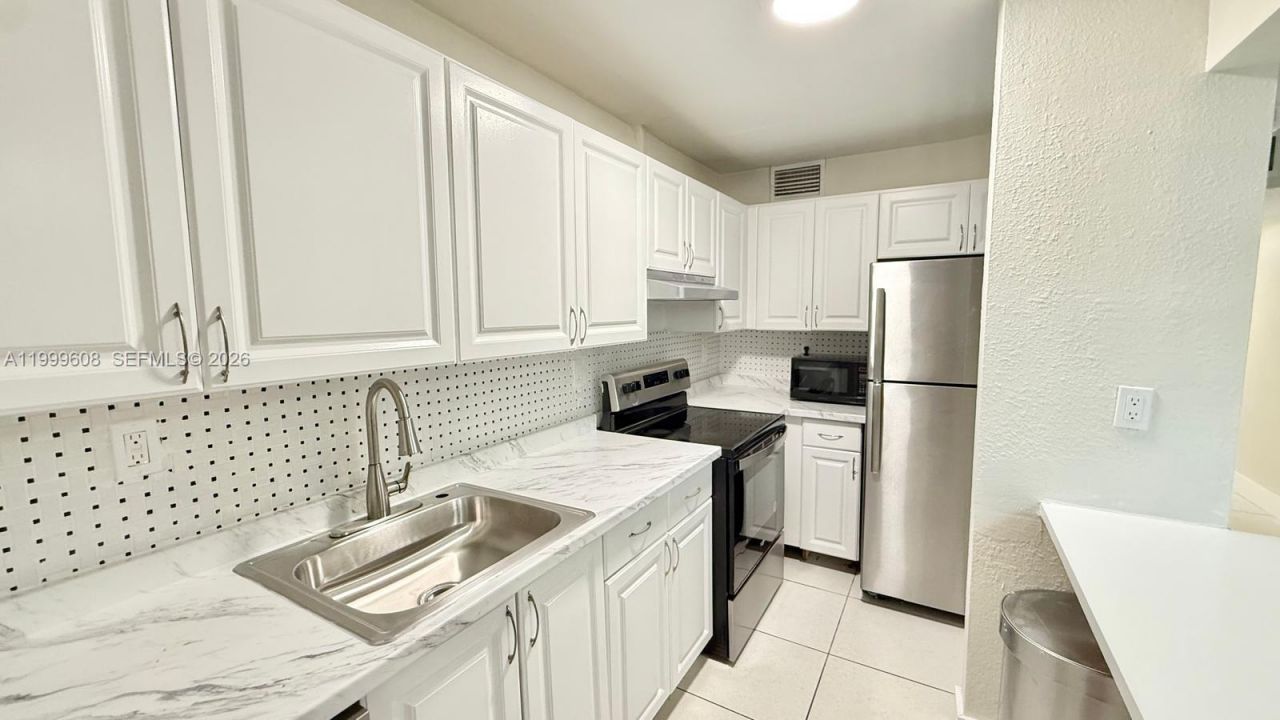 17650 NW 68th Ave, Unit A2001, Hialeah, FL 33015 Photo