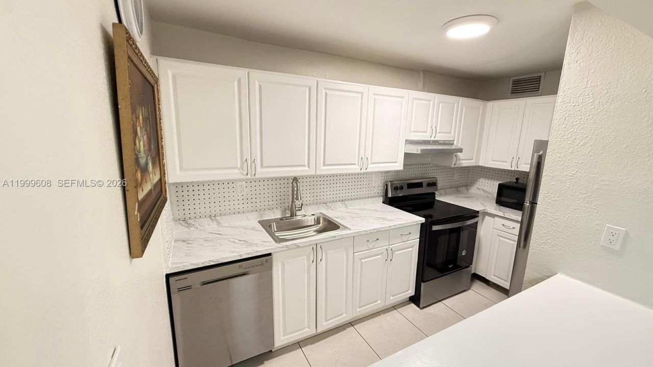 17650 NW 68th Ave, Unit A2001, Hialeah, FL 33015 Photo