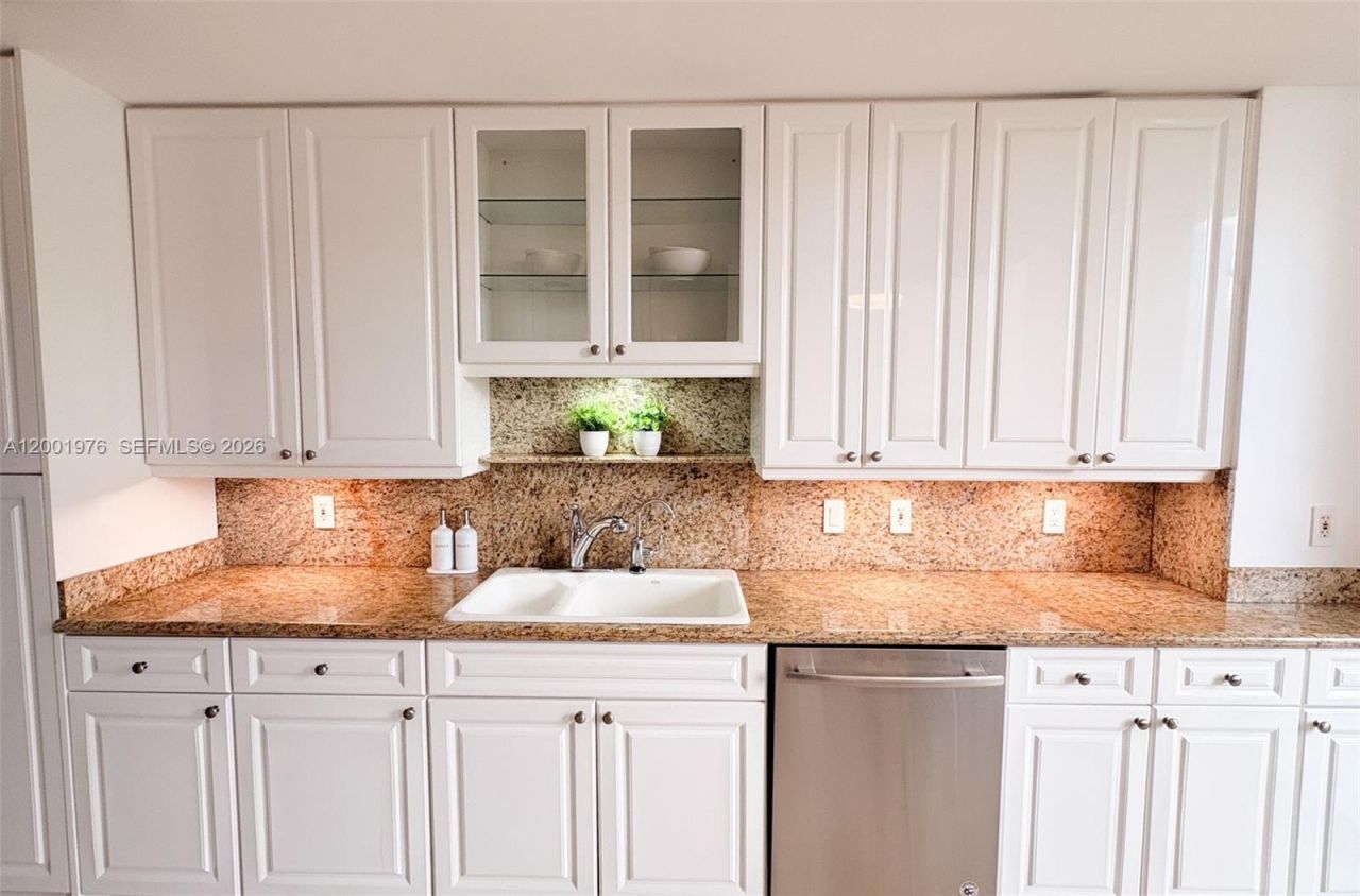 848 Brickell Key Dr, Unit 905, Miami, FL 33131 Photo