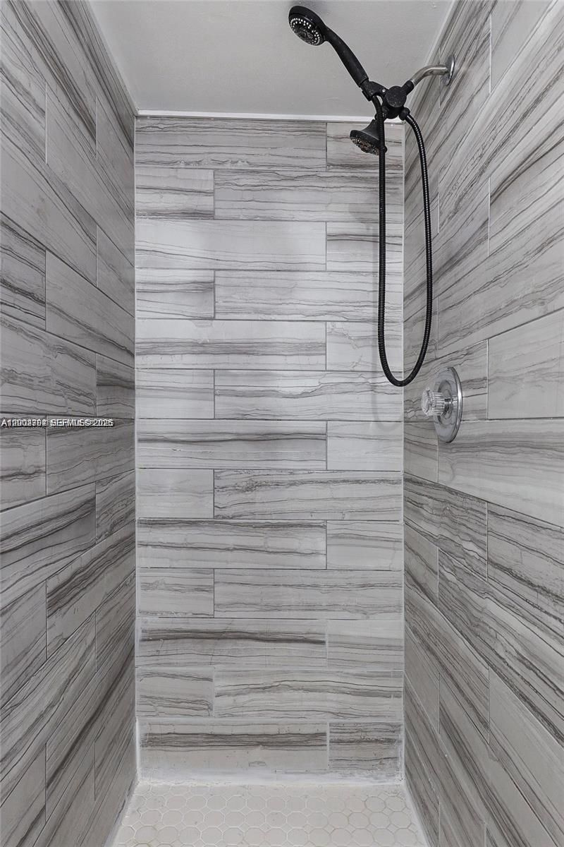 2600 Collins Ave, Unit 405, Miami Beach, FL 33140 Photo