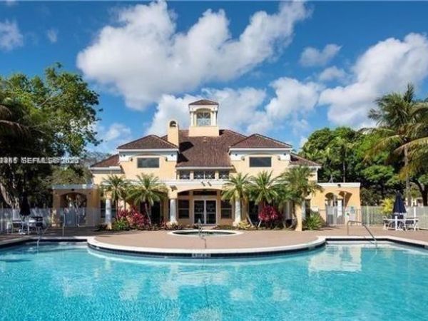 2371 NW 33rd St , Unit 711, Oakland Park, FL 33309