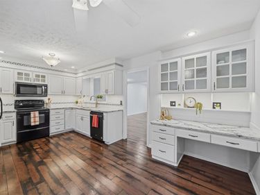 5852 Locust Street, Lincoln, NE 68516