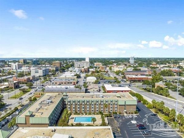224 E Garden St, Unit 402, Pensacola, FL 32502