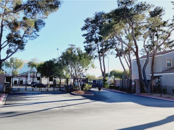 1631 Marion Bennet Drive, Las Vegas, NV 89106