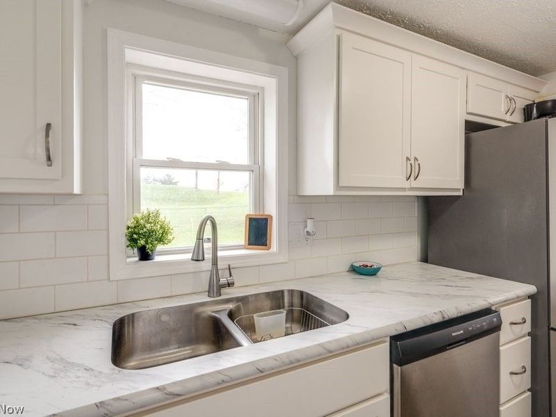 12700 Bixler Avenue NE, Hartville, OH 44632 Photo 9