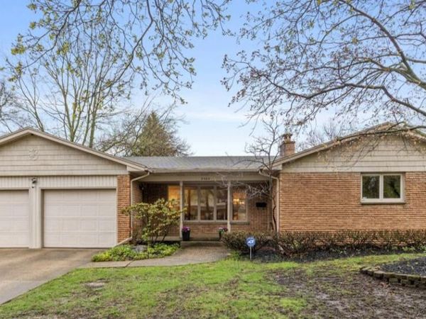 2404 Cambridge Drive SE, Grand Rapids, MI 49506