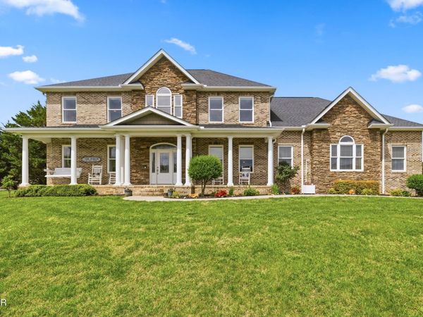 2725 River Island Boulevard, Kodak, TN 37764