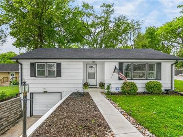 110 N ridge Avenue, Liberty, MO 64068