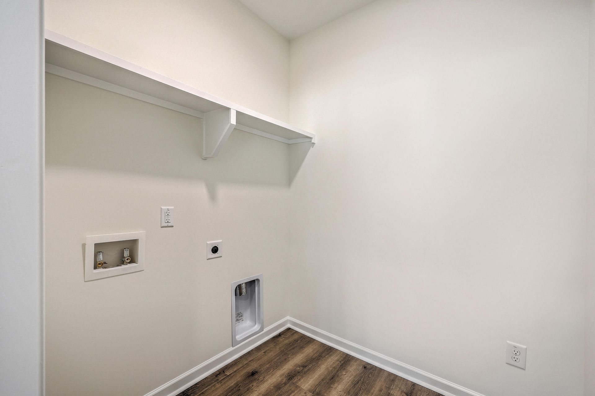 505 New Regenia Place Photo 15