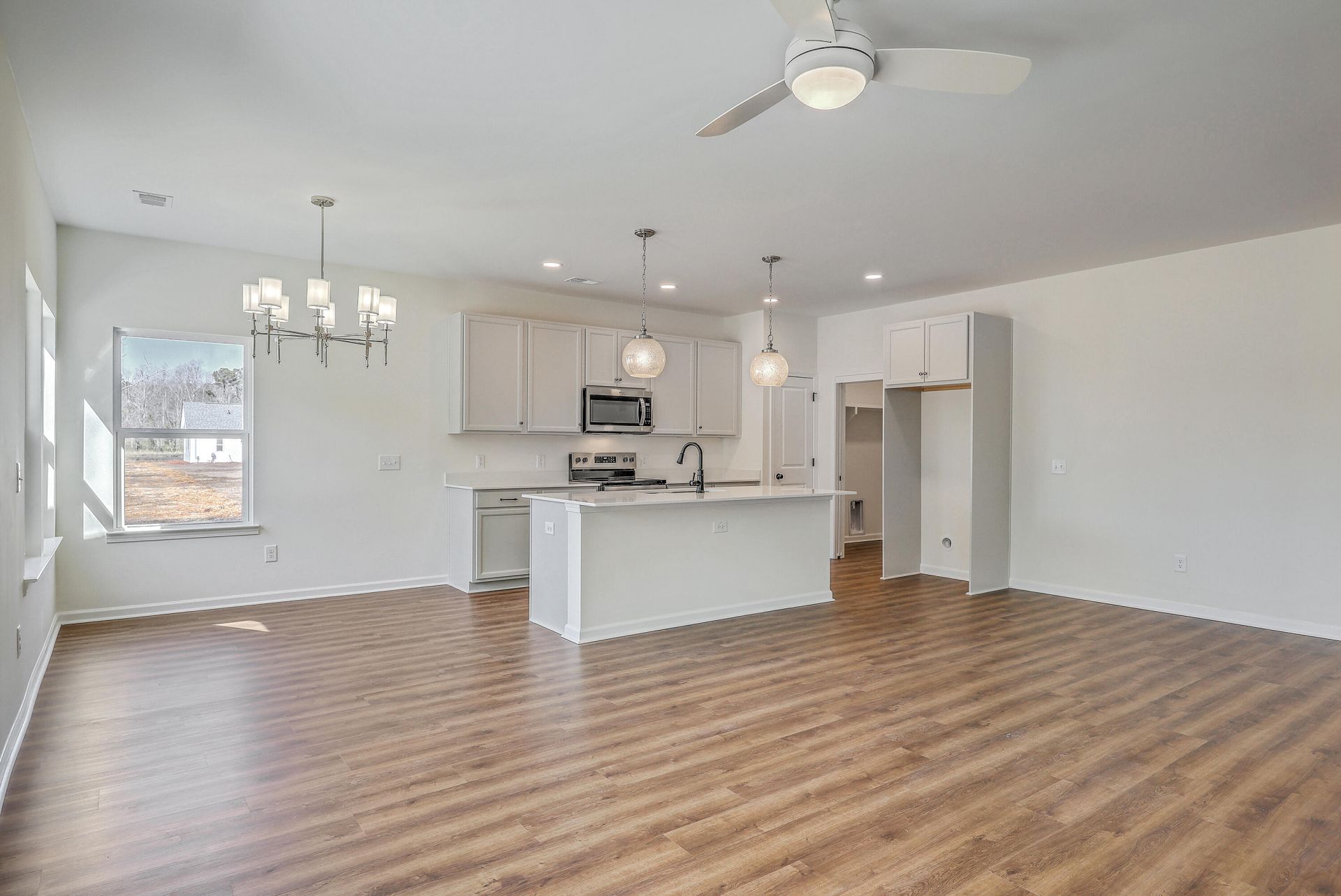 505 New Regenia Place Photo 7