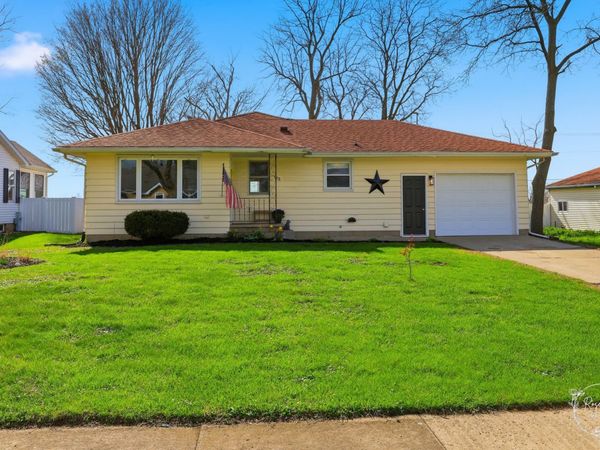 175 N Elm Street , Herscher, IL 60941