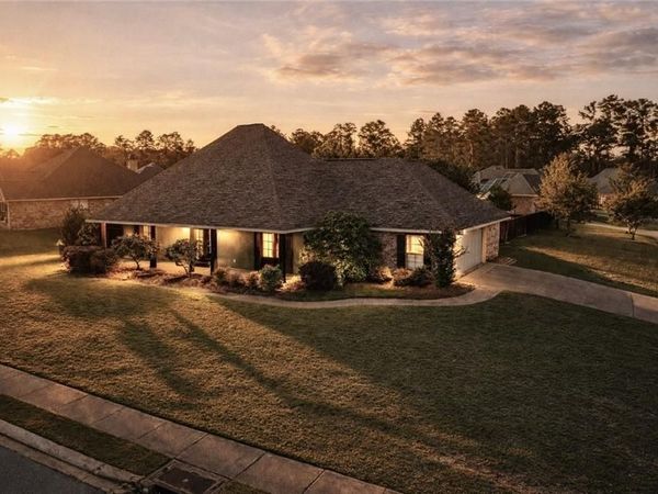 100 IBERIA Lane, Pineville, LA 71360