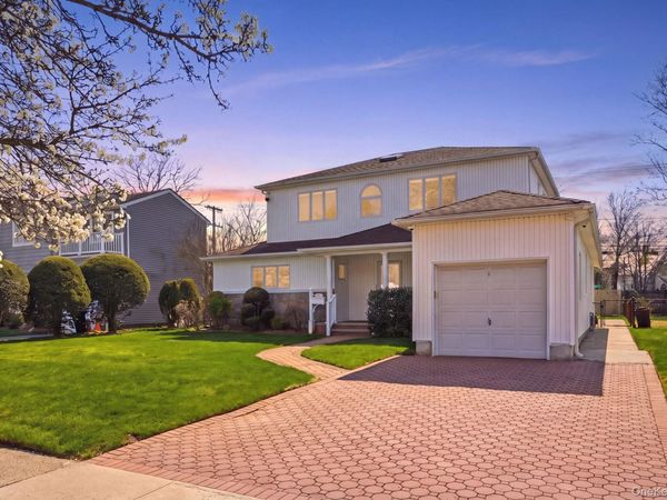 157 Rose Lane , New Hyde Park, NY 11040