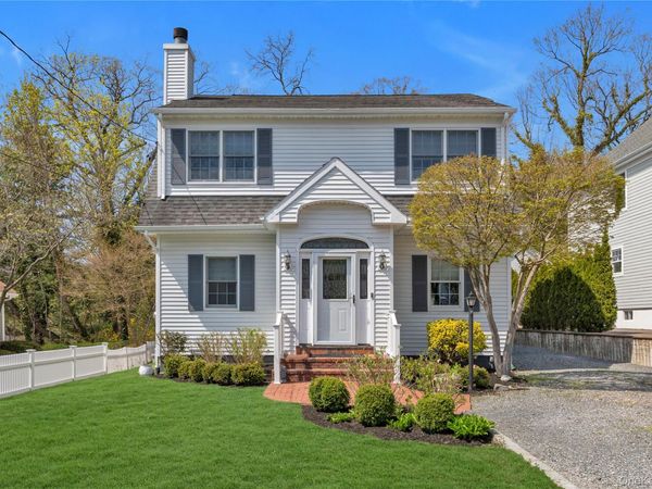 23 Grove Street , Cold Spring Harbor, NY 11724