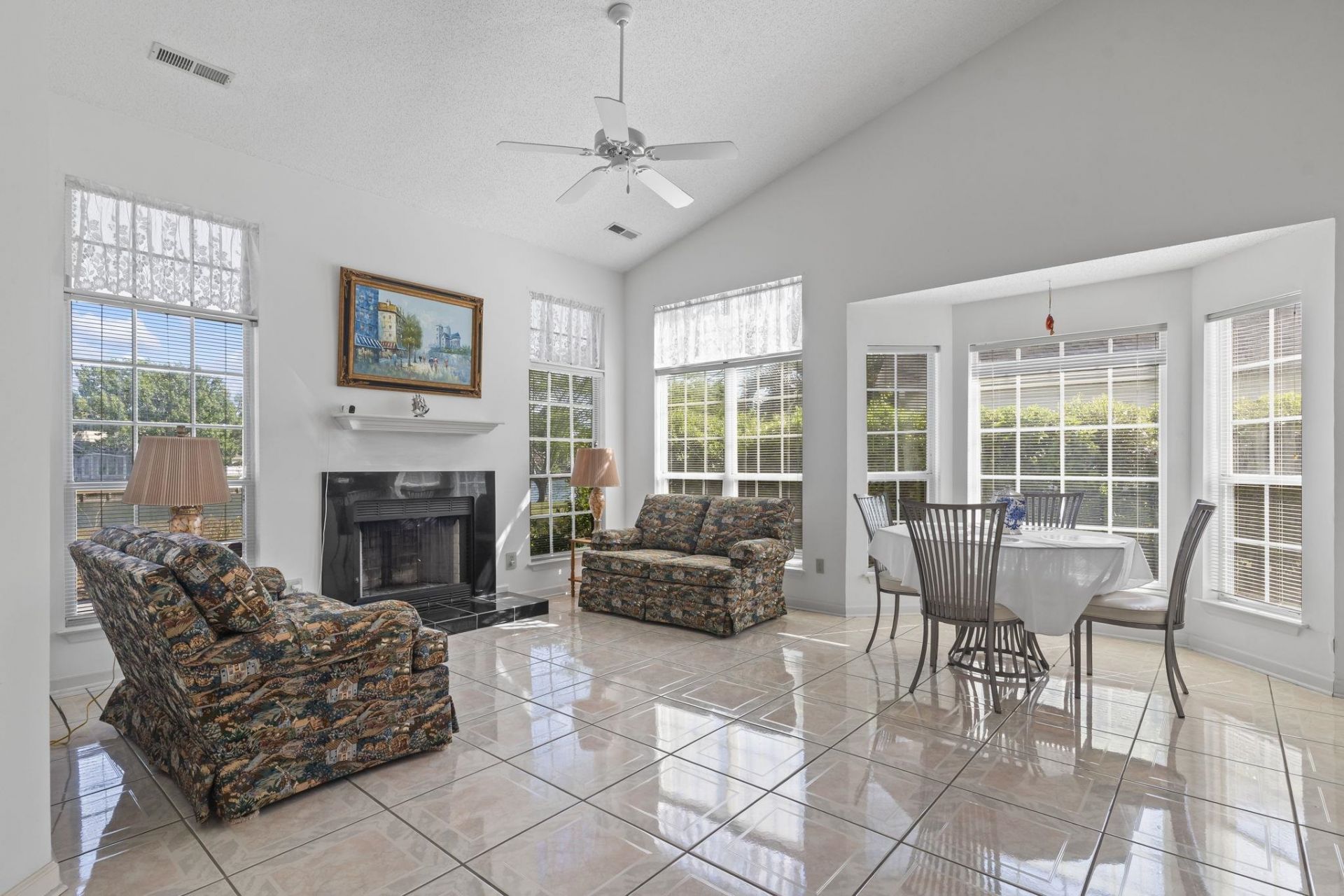 1582 Southwood Dr. Photo 15