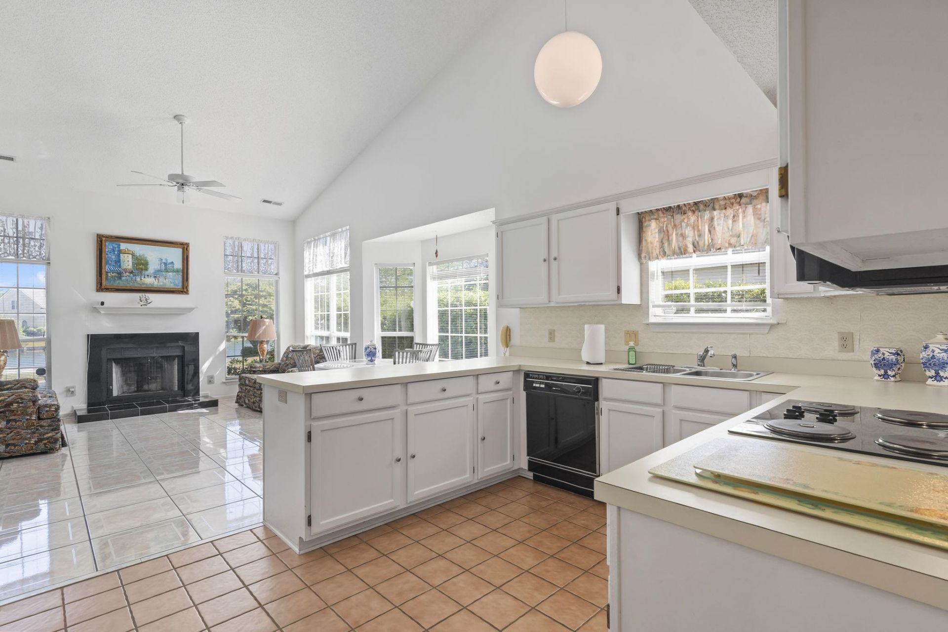 1582 Southwood Dr. Photo 23