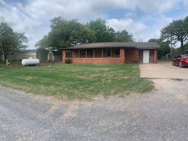 406 N Pioneer Street, Fort Cobb, OK 73038