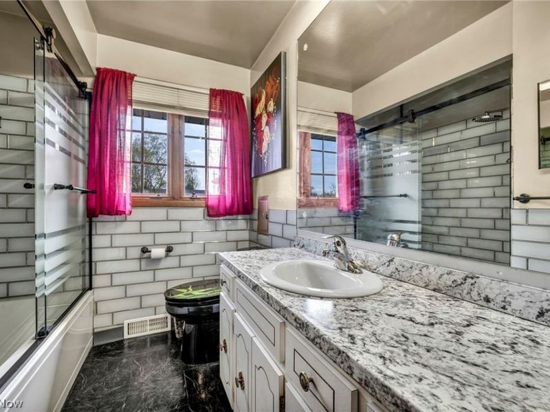 7504 Skylark Drive, Parma, OH 44130 Photo 10