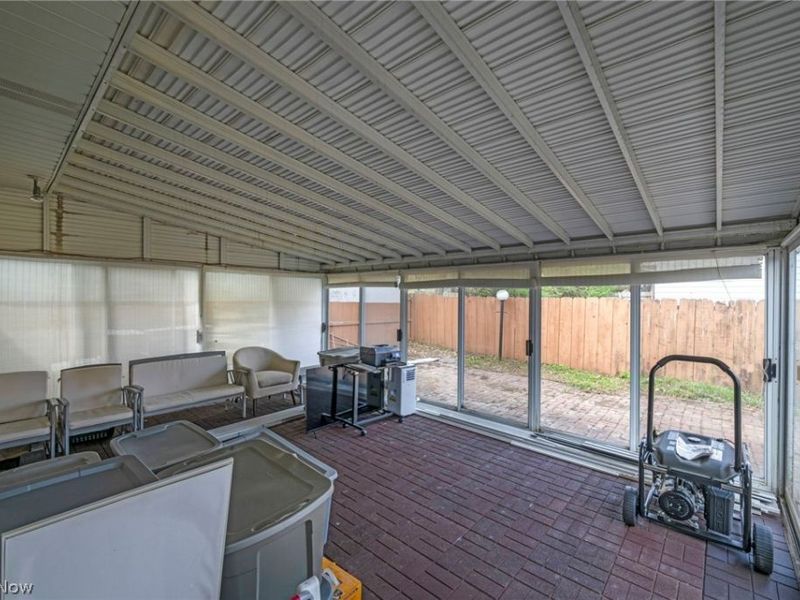 7504 Skylark Drive, Parma, OH 44130 Photo 5