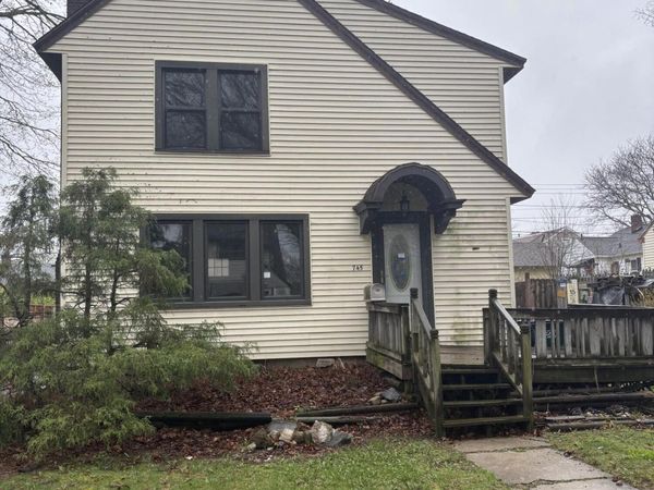 745 Durant Street, Lansing, MI 48915