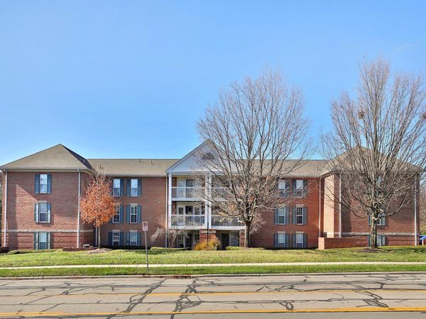 5935 N High Street , Unit 122, Worthington, OH 43085