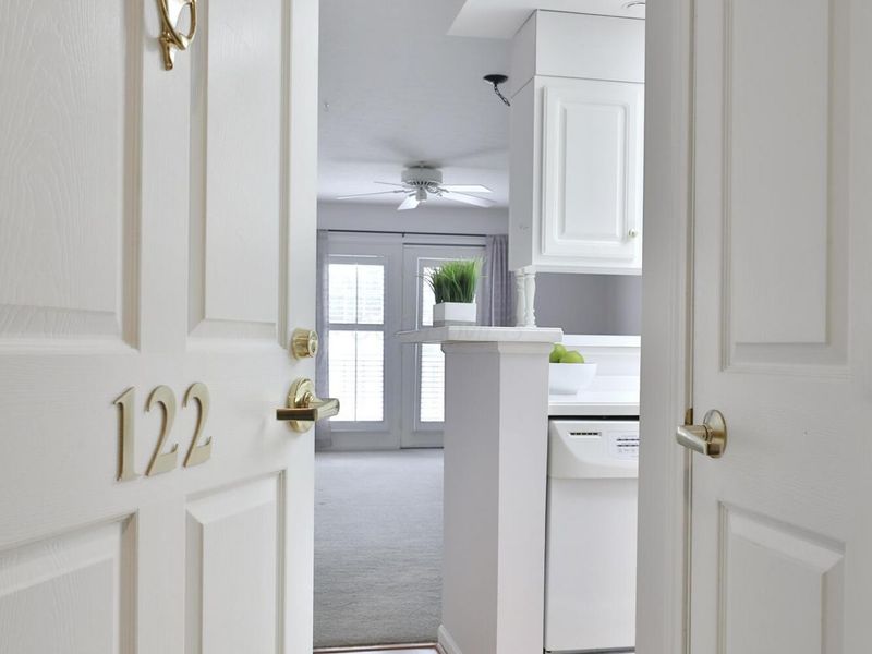 5935 N High Street , Unit 122, Worthington, OH 43085 Photo 10