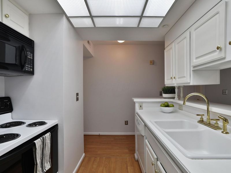 5935 N High Street, Unit 122, Worthington, OH 43085 Photo 17