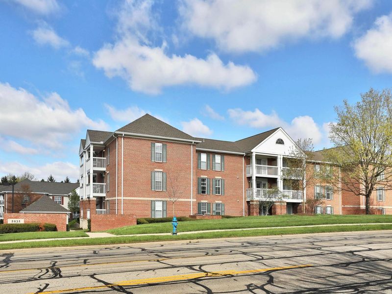 5935 N High Street, Unit 122, Worthington, OH 43085 Photo 2