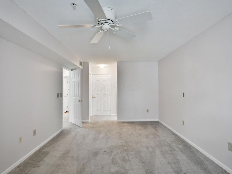 5935 N High Street , Unit 122, Worthington, OH 43085 Photo 24