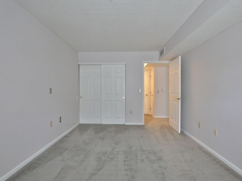 5935 N High Street, Unit 122, Worthington, OH 43085 Photo 29