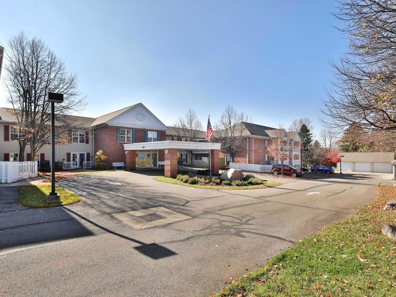 5935 N High Street, Unit 122, Worthington, OH 43085 Photo 4