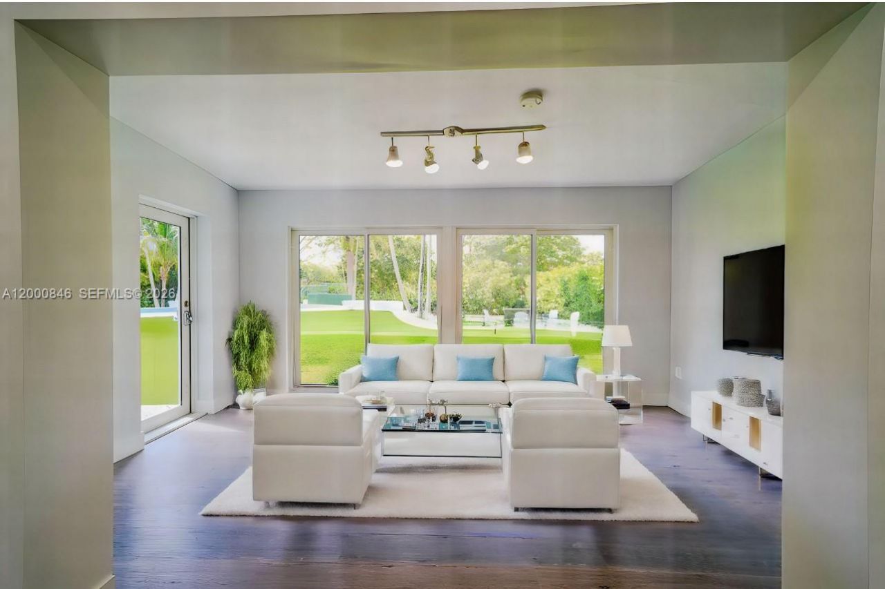 8390 SW 64 St, Miami, FL 33143 Photo