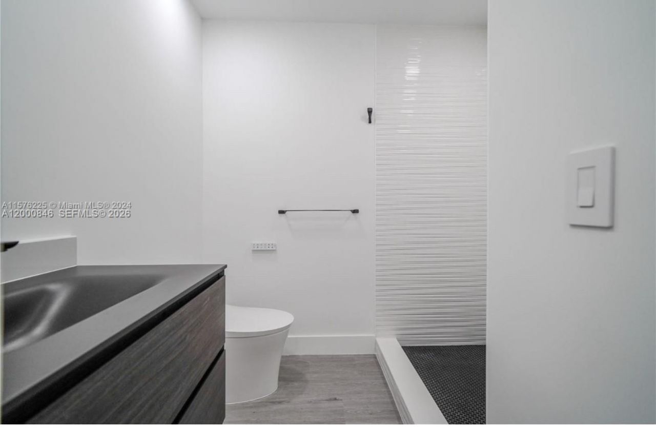 8390 SW 64 St, Miami, FL 33143 Photo