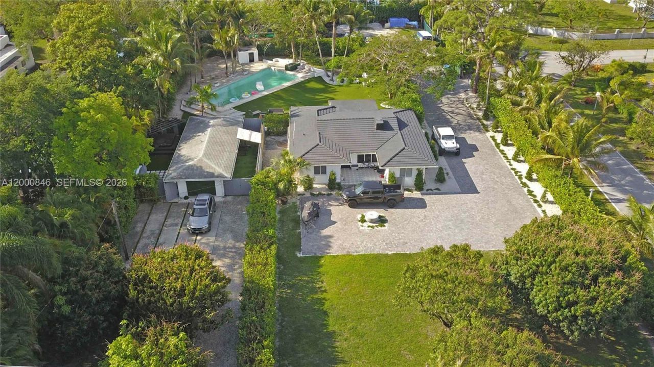 8390 SW 64 St, Miami, FL 33143 Photo