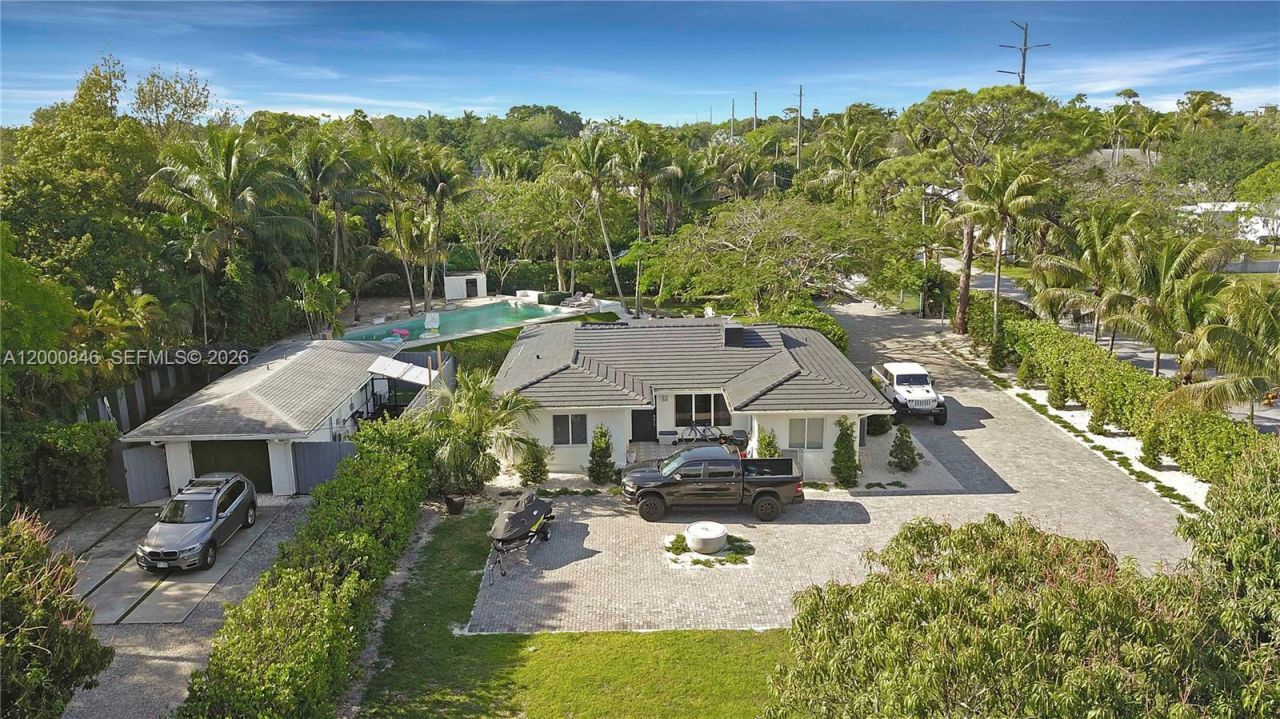 8390 SW 64 St, Miami, FL 33143 Photo