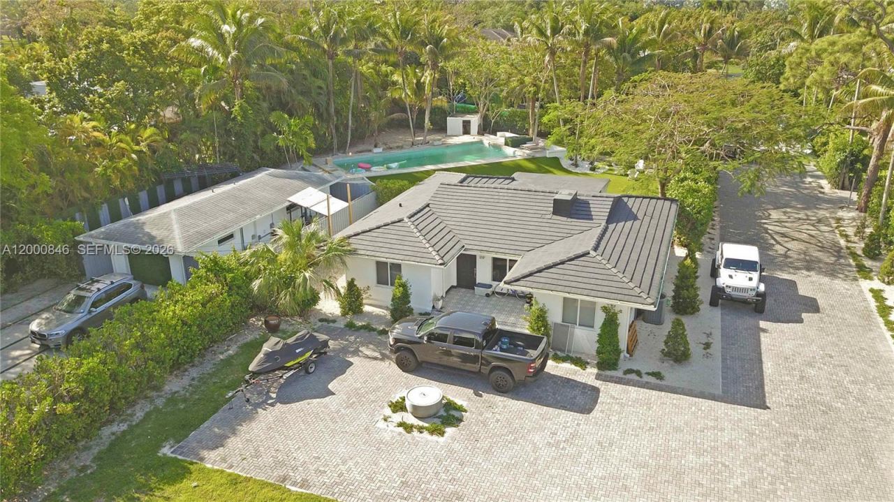 8390 SW 64 St, Miami, FL 33143 Photo