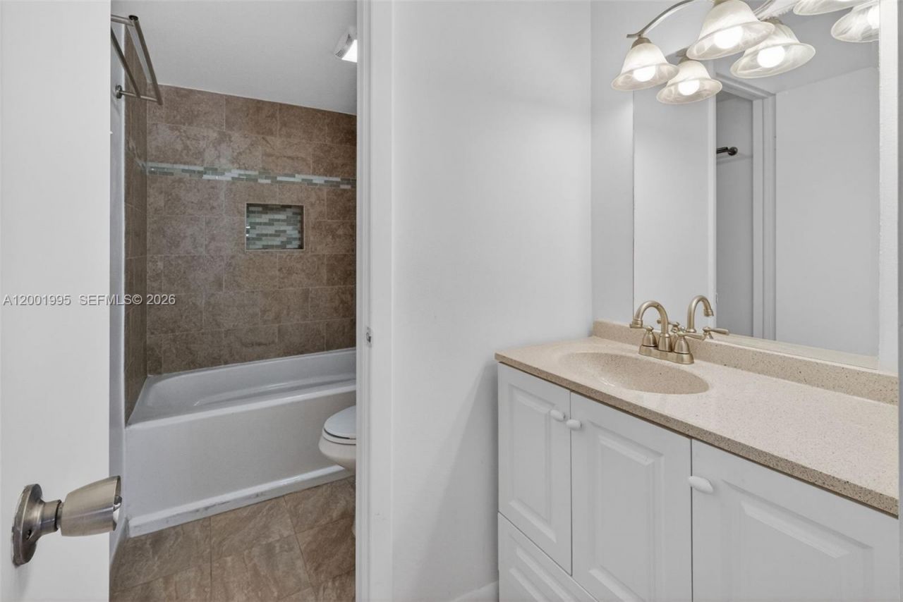 1250 Lincoln Rd, Unit 404, Miami Beach, FL 33139 Photo