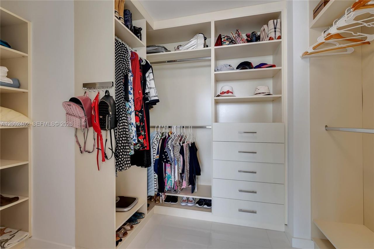 1100 Biscayne Blvd, Unit 3901, Miami, FL 33132 Photo