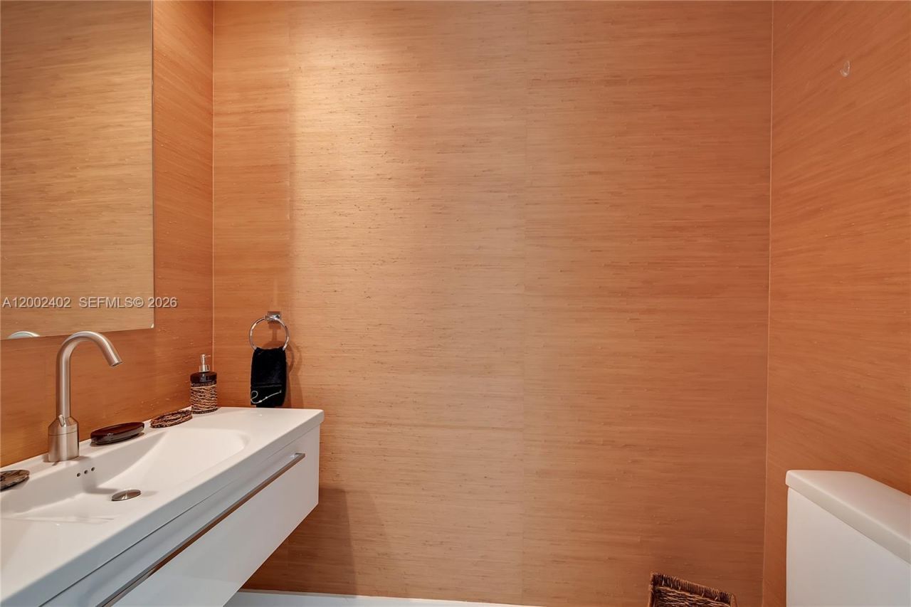 1100 Biscayne Blvd, Unit 3901, Miami, FL 33132 Photo